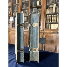Reliures monastiques à ais de bois et fermoirs entièrement du temps Edmundo Simonnet Institutiones Theologicae Complet.