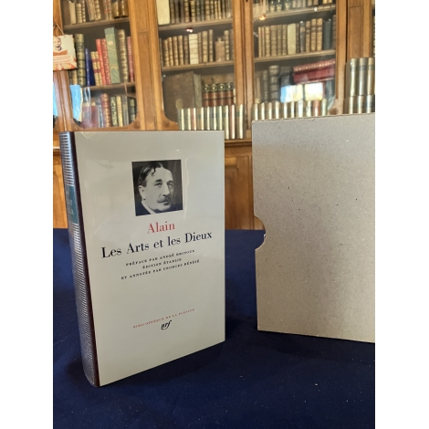 Alain Les arts et les Dieux Collection Bibliothèque de la pléiade NRF Etat de neuf superbe