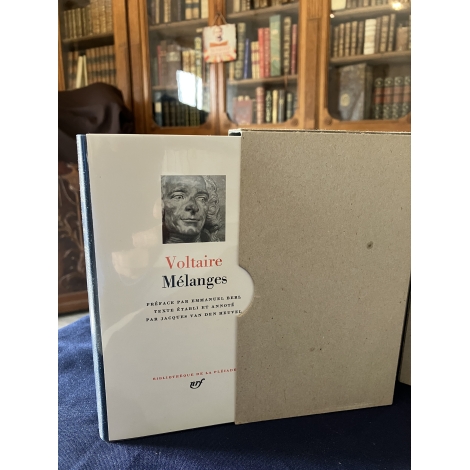 Voltaire Mélanges Collection Bibliothèque de la pléiade NRF Etat de neuf superbe