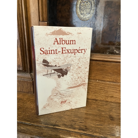 Album Saint-Exupery Collection Bibliothèque de la pléiade NRF Très Bon exemplaire comme neuf
