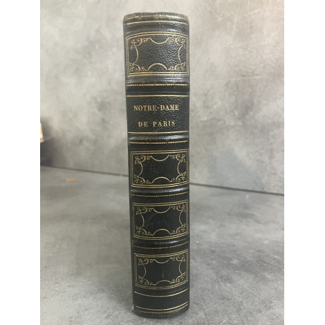 Victor Hugo Notre-Dame de Paris Charpentier 1850 Edition contemporaine de Hugo en reliure d'époque.