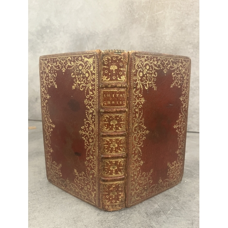 De imitatione christi Exemplaire réglé et mis en couleur reliure maroquin avec large dentelle sur les plats